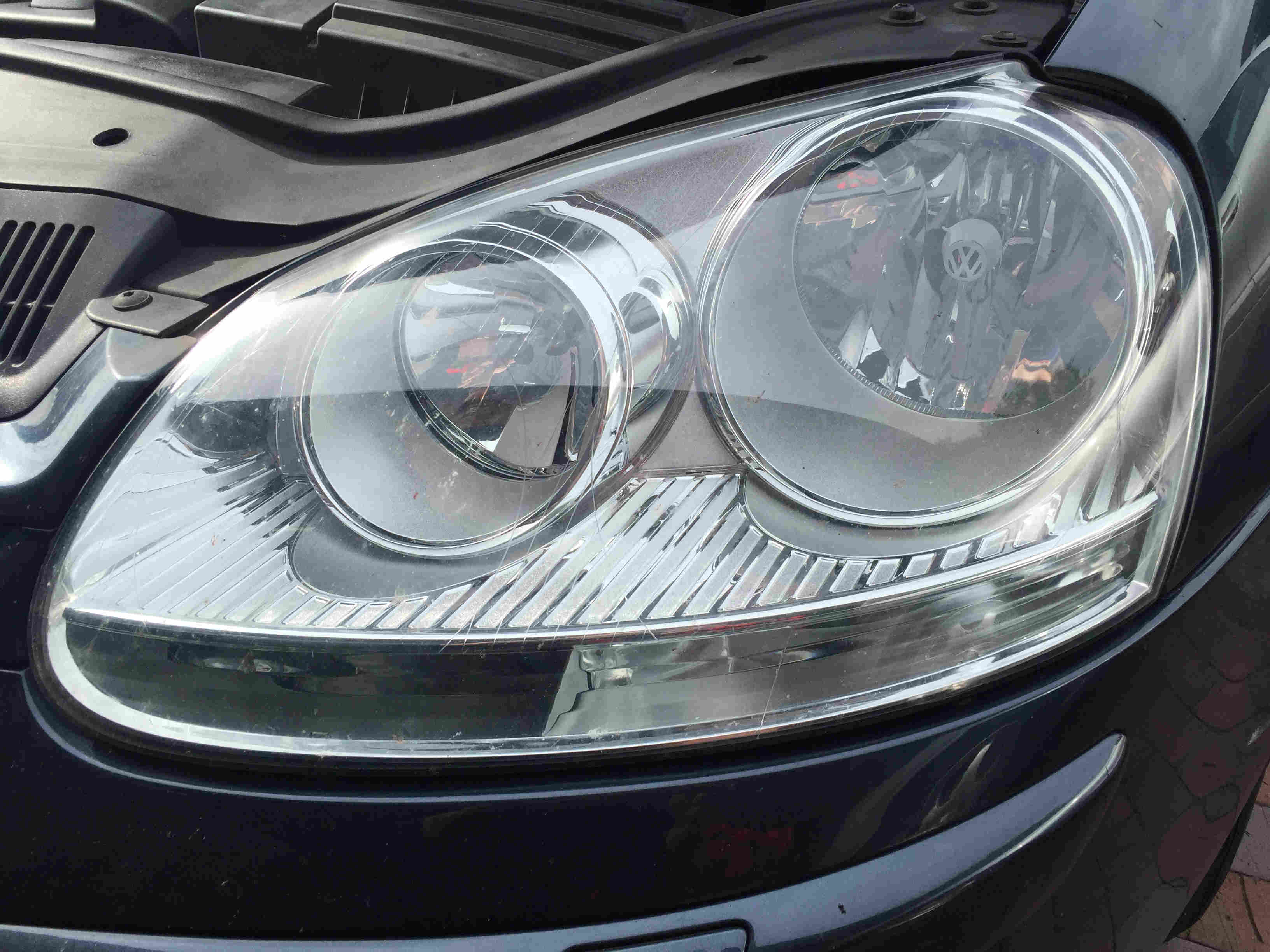 VW Golf 5 Birne wechseln, Halogen H7 am Abblendlicht vorne